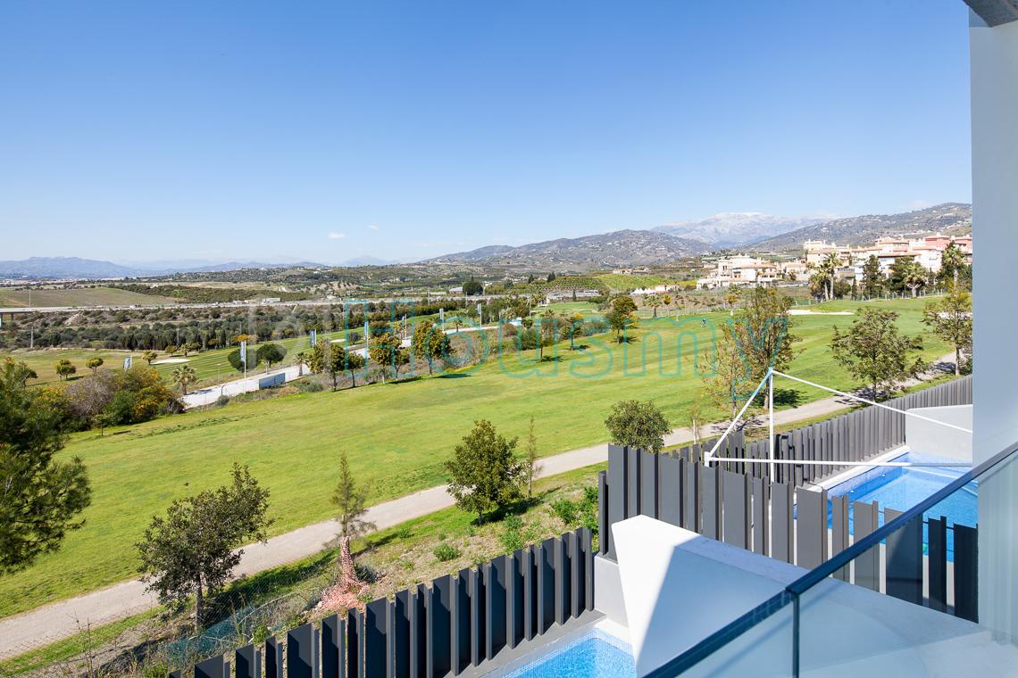 adosado-cool-homes-Torre-de-Mar-visitas-campo-golf Adosado con vistas a campo de golf en Torre del Mar