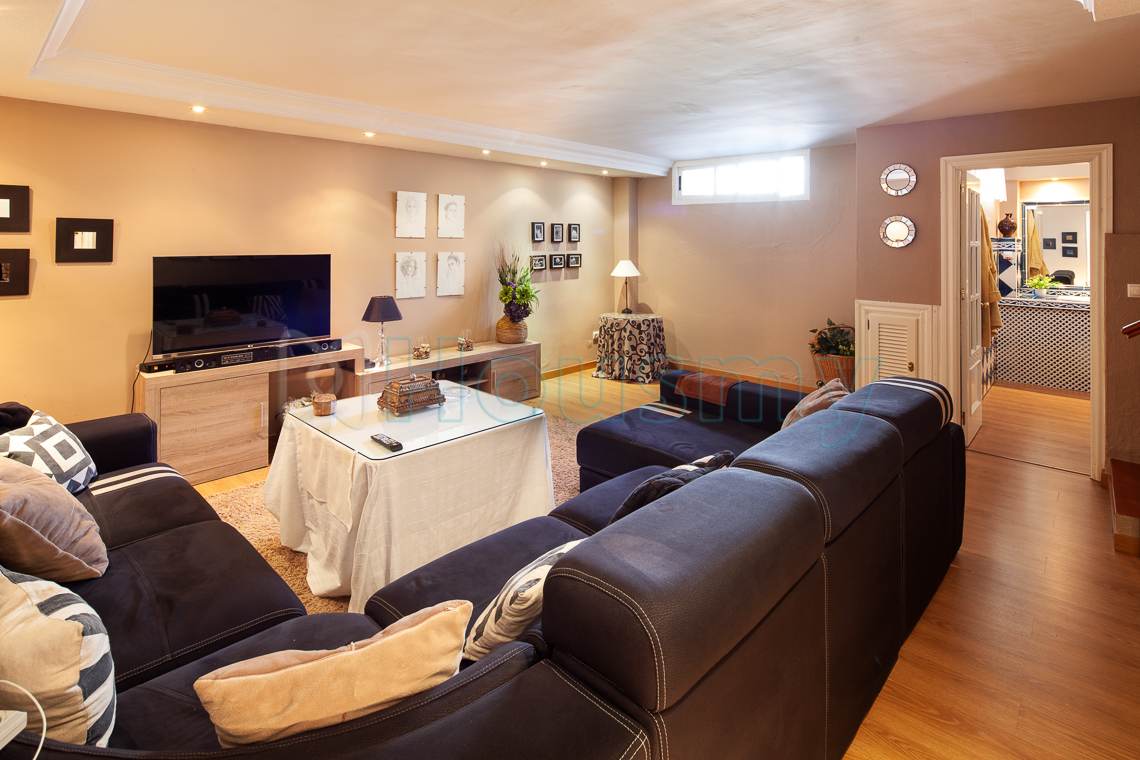 Living-en-subsuelo-de-chalet living en subsuelo en chalet puerto de la torre - Housmy