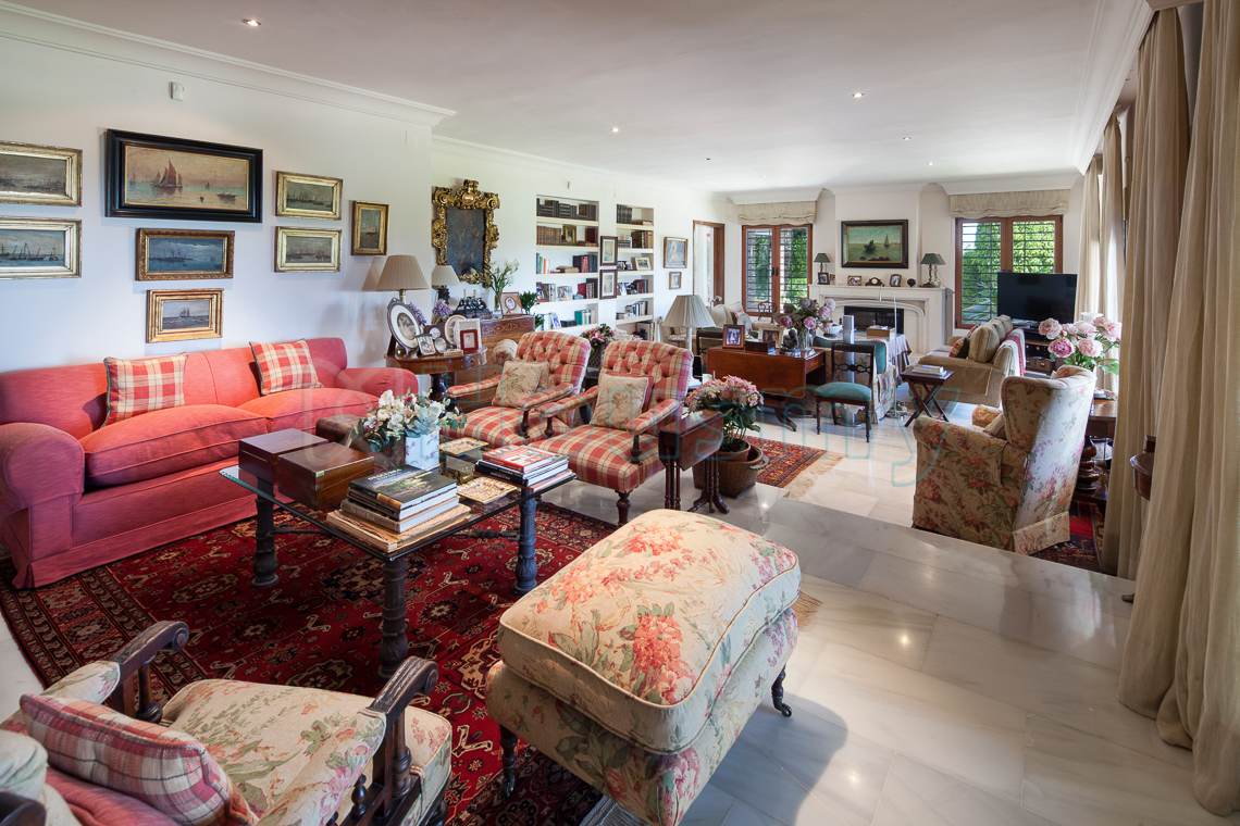 salon-casa-elegante Salón de casa en venta en Málaga