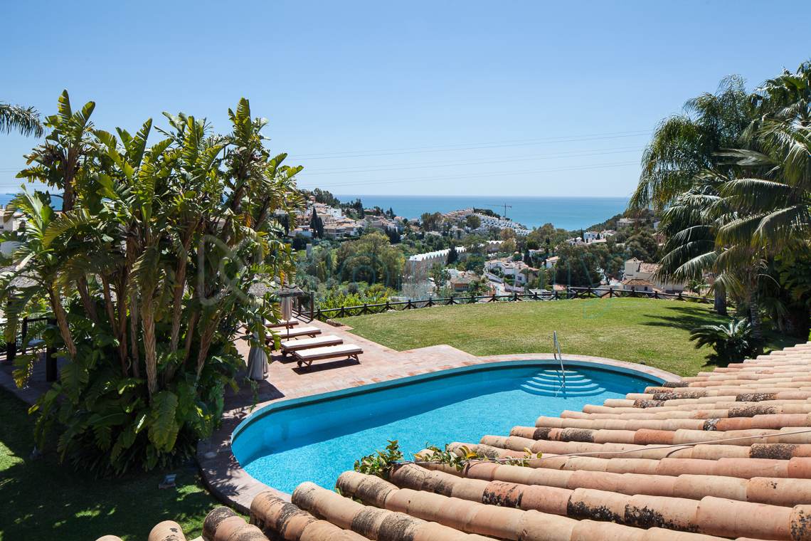 terraza-con-vistas-al-mar Vistas al mar desde terraza de chalet en Cerrado de Calderón. Housmy portal inmobiliario