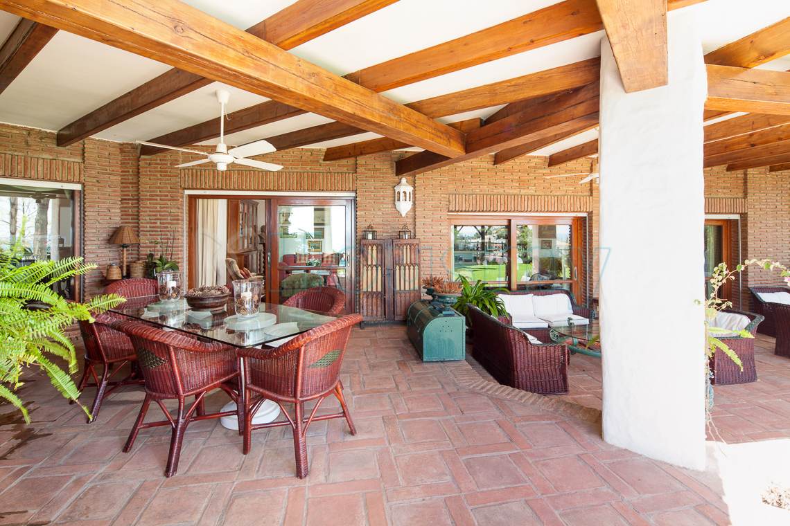 porche-de-chalet Casa con amplio porche en Cerrado de Calderón