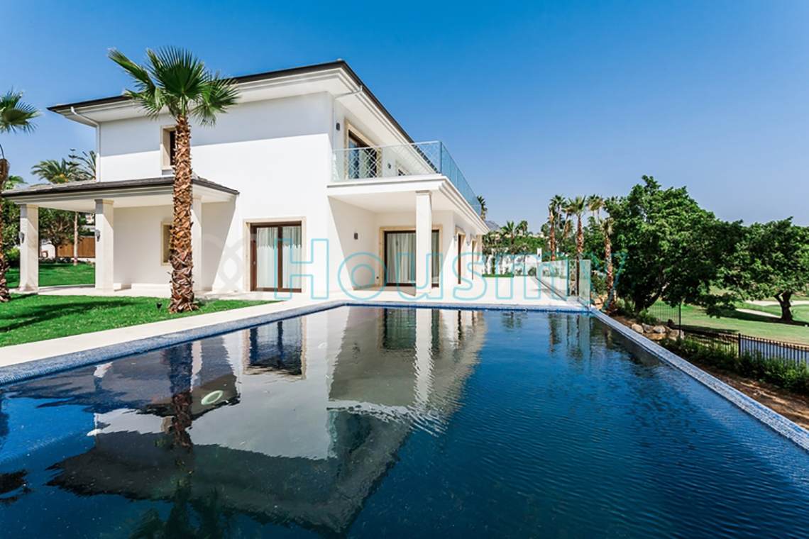 pool-in-villa-marbella villa for sale, property for sale in spain, villas in marbella, marbella spain real estate, luxury villas for sale